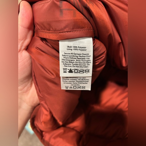 Eddie Bauer Men’s Puffer Jacket Full zip
In Rust . Size M - Picture 5 of 5